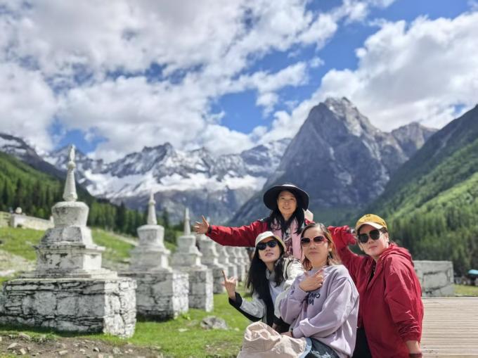 latest company case about Joy in Sichuan, Jiuzhaigou: Where Our Sales Team's Laughter Echoed Our Xise Culture